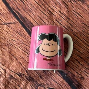 Peanuts Pink Mug with Character‎ Design